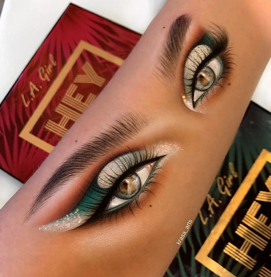 Hey Hey Vacay Eyeshadow Palette